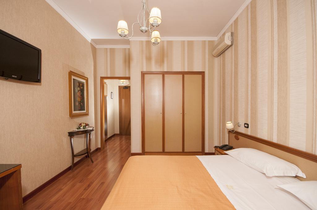Hotel Ristorante Donato Calvizzano Bagian luar foto