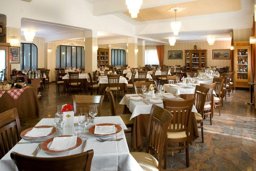 Hotel Ristorante Donato Calvizzano Bagian luar foto