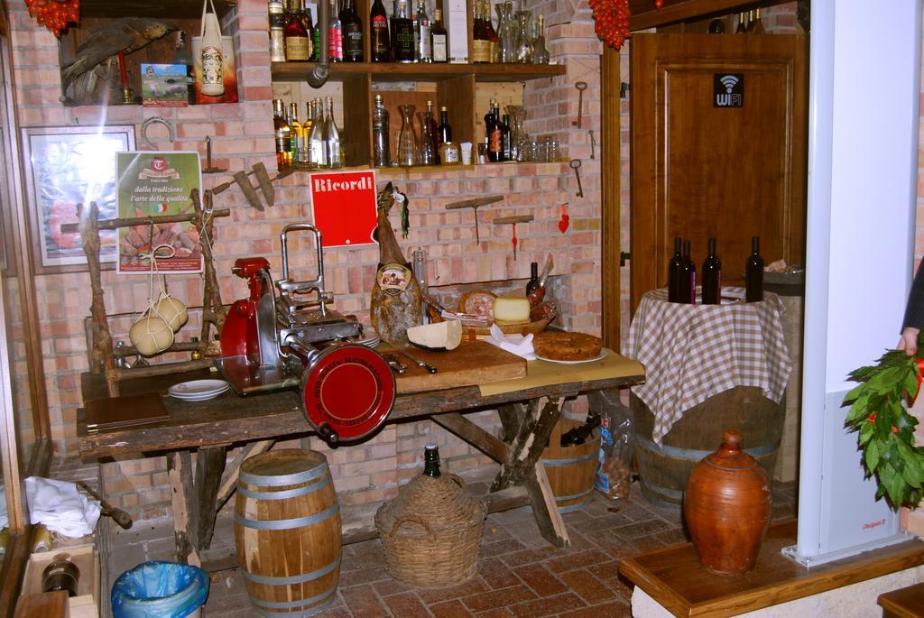 Hotel Ristorante Donato Calvizzano Bagian luar foto