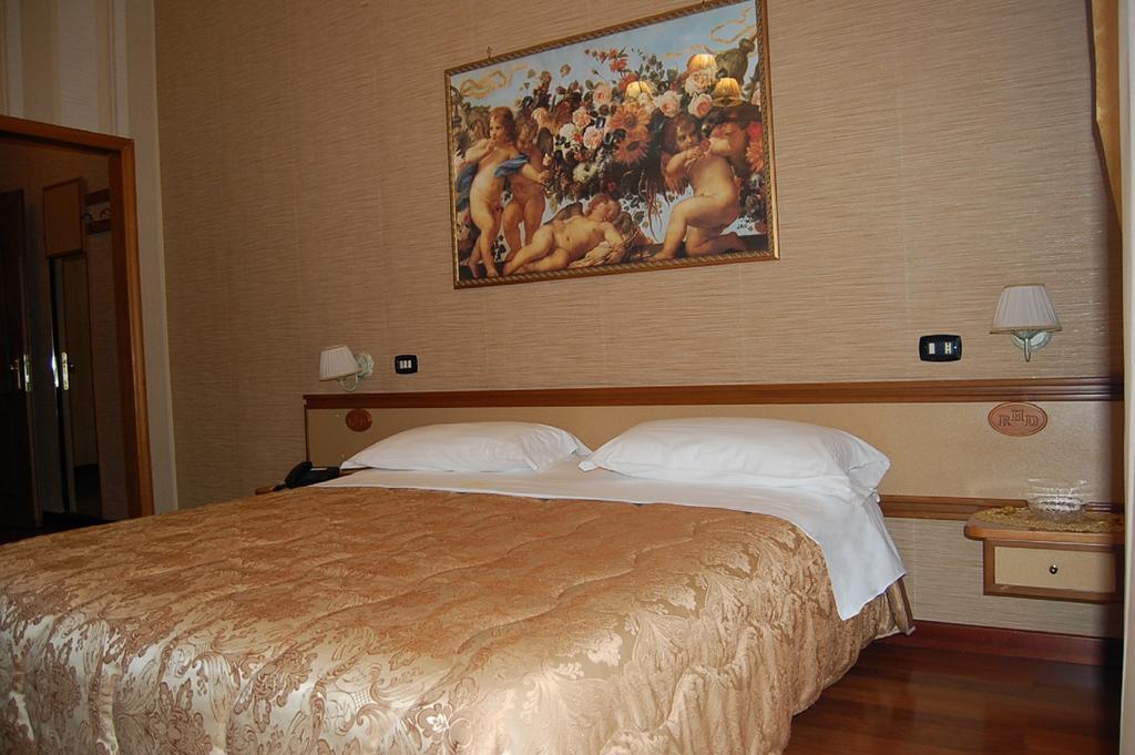 Hotel Ristorante Donato Calvizzano Bagian luar foto