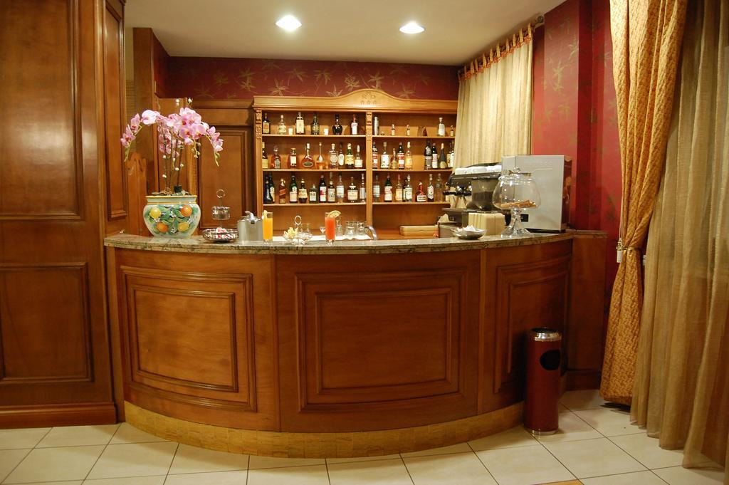 Hotel Ristorante Donato Calvizzano Bagian luar foto