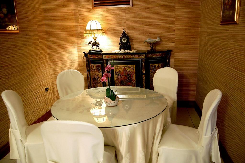 Hotel Ristorante Donato Calvizzano Bagian luar foto