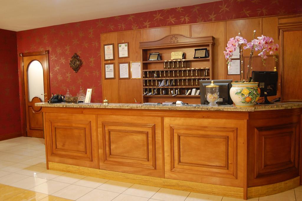 Hotel Ristorante Donato Calvizzano Bagian luar foto