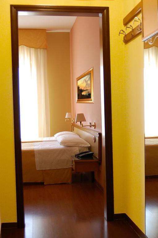 Hotel Ristorante Donato Calvizzano Bagian luar foto