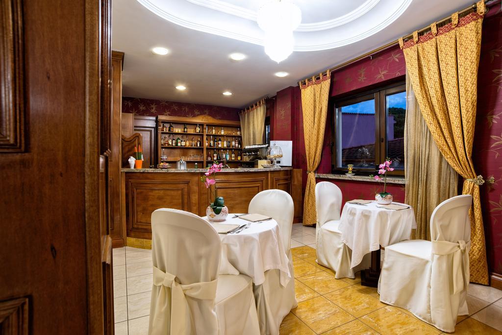 Hotel Ristorante Donato Calvizzano Bagian luar foto