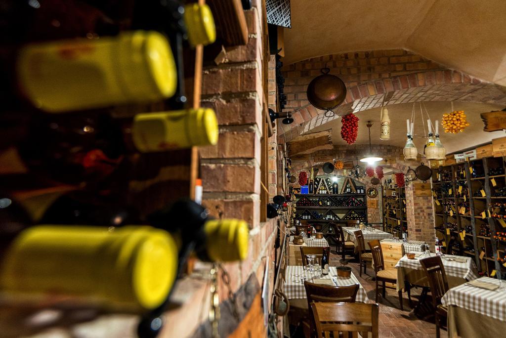 Hotel Ristorante Donato Calvizzano Bagian luar foto