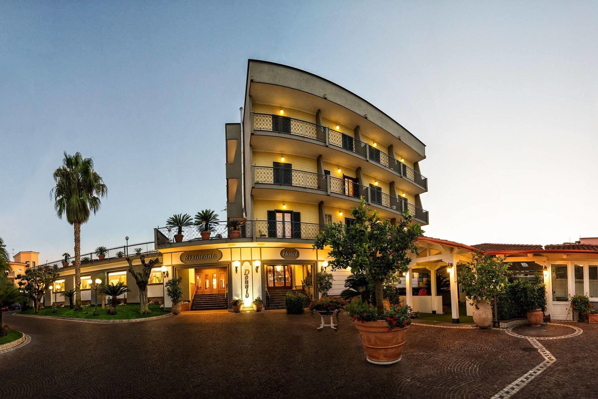 Hotel Ristorante Donato Calvizzano Bagian luar foto